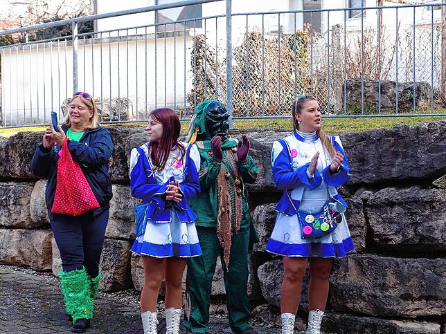 Bild 11: Bilder von der Befreiung der Weildorfer Kindergartenkinder