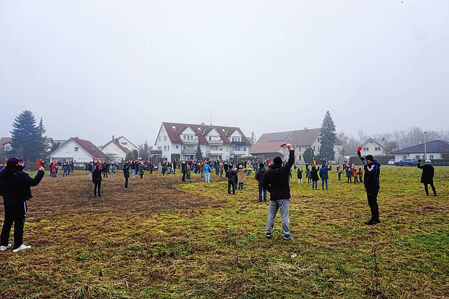 Rote Karte: Anwohner in Allmannsweiler kritisieren die Pläne der Stadt.