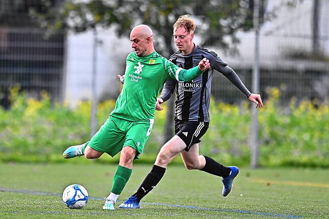 Bild 10: SV Herten setzt sich mit 4:1 gegen FC Hochrhein durch – und wir haben Bilder!
