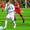 Ncht zu bremsen: Nexhdet Gusturanaj (vorn, verfolgt von Kevin Haselwander) traf beim 5:1-Heimsieg des FC Erzingen drei Mal ins Tor des ...
