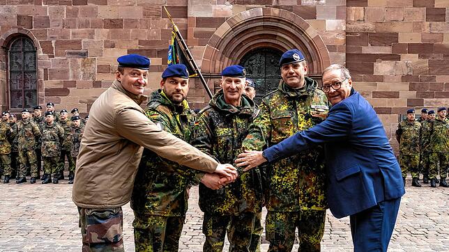 Colonel Quentin Watrin, Hauptmann Dennis Hausch, Brigadegeneral Christian Hubert Friedl, Major Johannes Matthias Wendroth und ...