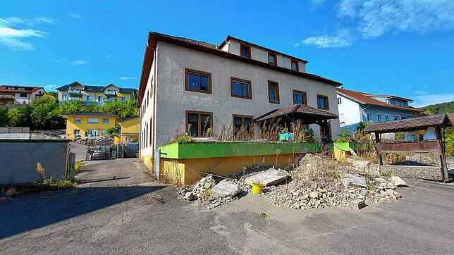 Ein heiß diskutiertes Projekt: Das ehemalige Gasthaus &bdquo;Dreikönig&ldquo; in Eggingen soll zu einem Mietwohnhaus mit 13 statt ...