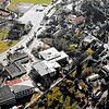 Der Kran steht noch, aber das Dach des aufgestockten Gymnasiums ist fast fertig: So sahen Gymnasium (Mitte) und Realschule (links unten) ...
