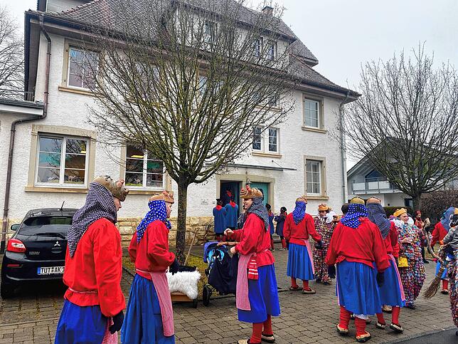 Die letzten Hexen machen sich in Kirchen-Hausen bereit für die Übernahme des Kindergartens.