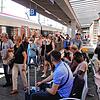 Am Samstag vor Pfingsten nutzten zahlreiche Reisende das Neun-Euro-Ticket für einen Ausflug: Auf dem Bahnhof in Singen drängten sich ...