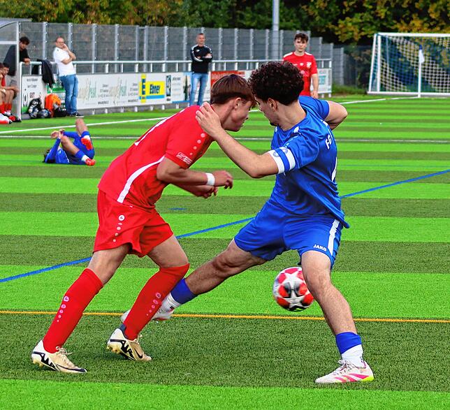 Bild 4: A-Junioren der SG Wutachtal gewinnen 8:1 beim FC Erzingen – und wir haben Fotos!