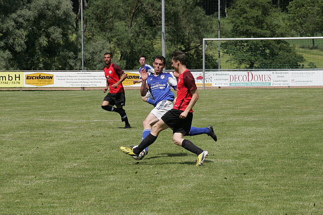 Bild 31: Dramatisches 2:1 gegen SV Berau: FC Hochrhein ist Meister &ndash; wir haben die Bilder!