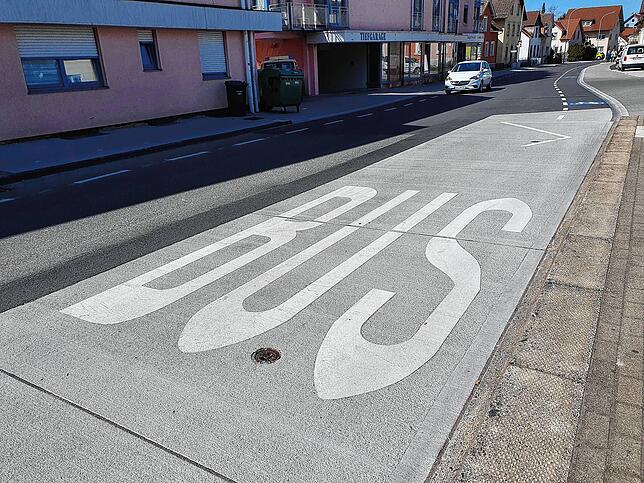 Bild 6: Freie Fahrt auf der Fürstenbergstraße, die Bauarbeiten sind vorbei: So sieht der frisch erneuerte Straßenabschnitt aus