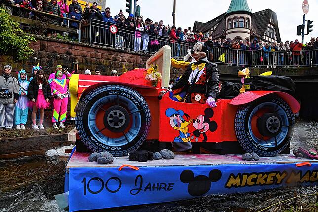 Sabine Hils-Rapp und Frederik Armbruster haben sich das Motto 100 Jahre Micky Maus angenommen.
