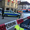 Polizeiabsperrung: Die Szenerie auf dem Schramberger Rathausplatz am Tattag.
