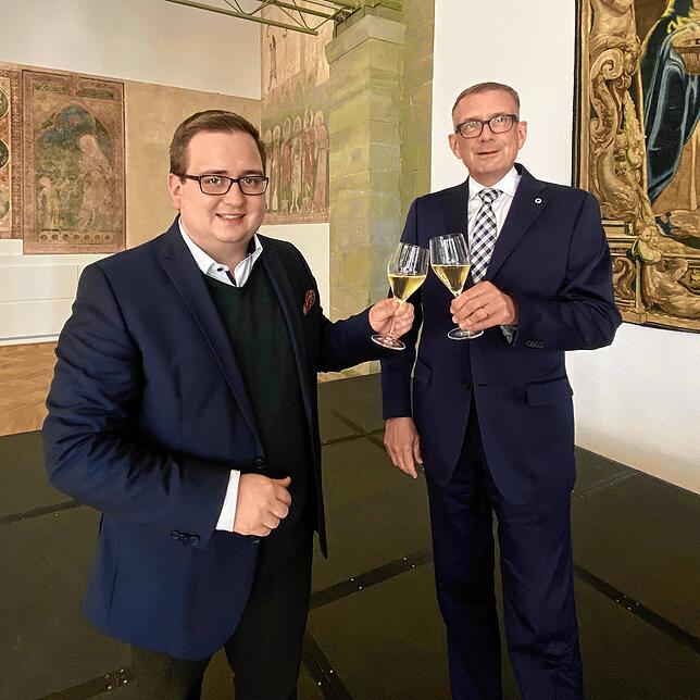 Sie freuen sich schon auf den Fasnachtsauftakt der Niederburg, der am 12. November 2022 erstmals im Saal des Inselhotels stattfindet: ...