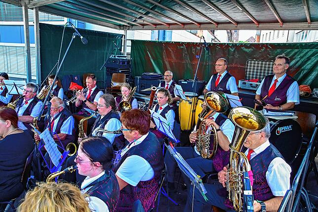 Bild 3: Tausende feiern beim Stadtfest