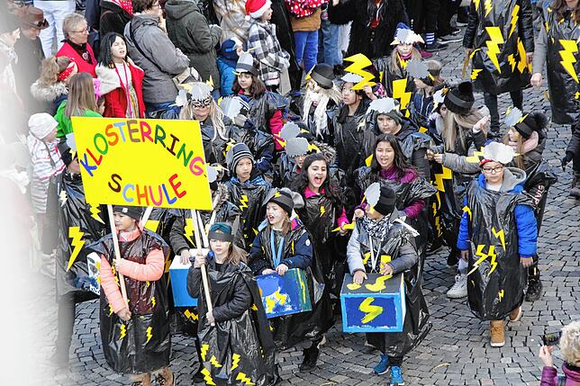 Bild 27: Bilder vom großen Kinderumzug in VS-Villingen am Schmotzigen &ndash; Teil 2