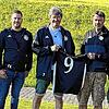 Neuer Trainer: Ralf Lauber (Mitte) aus Binzgen übernimmt die 1. Mannschaft der Spvgg. Andelsbach. Begrüßt wird er (von links) von Felix ...