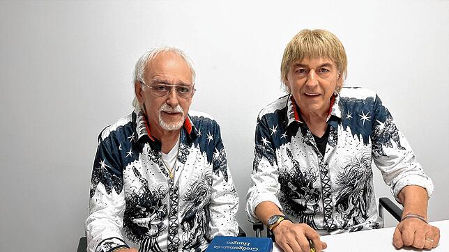 Die Brüder Karl-Heinz (links) und Bernd Ulrich stehen seit mehr als 50 Jahren auf der Bühne.