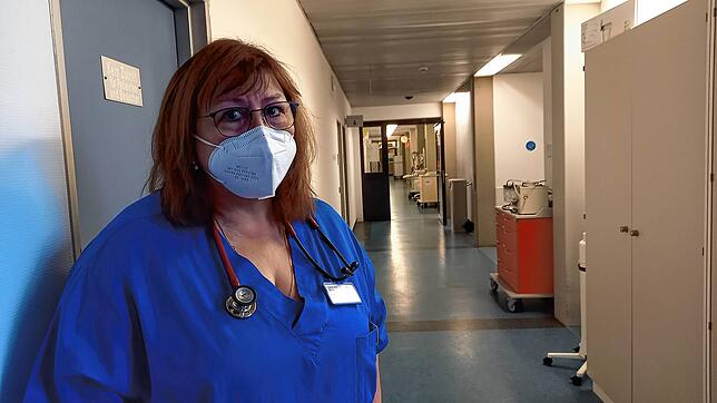 Chefärztin Sabine Merz leitet die Medizinische Notaufnahme des Häfler Krankenhauses. Sie berichtet, dass der Betrieb in ihrer Abteilung ...