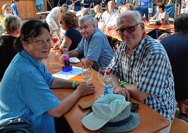 Bild 13: Beim Bermatinger Weinfest wird auch am Samstag gefeiert! Wir haben die besten Bilder – Teil 2