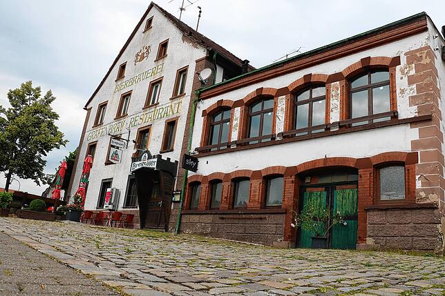 Der Vorplatz der Grafenbrauerei ist gepflastert. Er könnte nach dem Umbau in Stellflächen den künftigen Hausbewohnern zur Verfügung stehen.