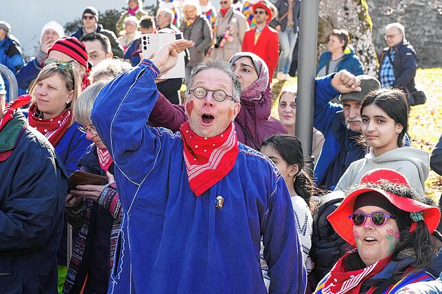 Bild 18: Villinger Fasnet-Umzug: Narren feiern bei strahlendem Sonnenschein – Die besten Bilder!