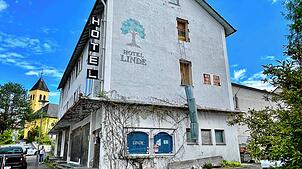 Seit geraumer Zeit eine ruhende Baustelle, so präsentiert sich das ehemalige Hotel Linde mit Kino in der Gottmadinger Lindenstraße. Eine ...