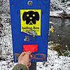 Hundekot ist ein Ärgernis. Die Stadt Singen hat deshalb viele Beutel-Spender im Stadtgebiet aufgestellt. Doch diese zu befüllen, ist ...