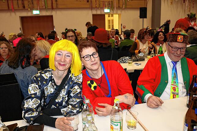 Bild 11: Fasnacht pur beim traditionellen Öschabend: Wir haben die Bilder