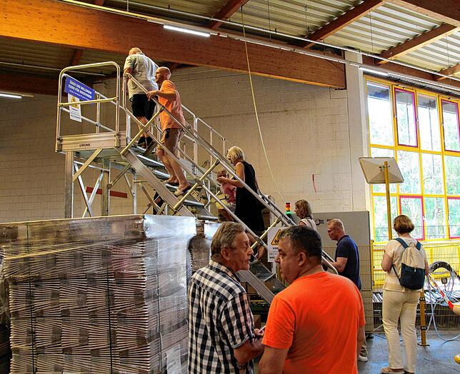Bild 16: Die Firma Straub in Bräunlingen feiert Riesenjubiläumsfest: Die Stimmung ist grandios.