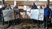 Sie sprechen sich gegen das Mercosur-Abkommen aus (von links): Florian Rieger (BLHV-Kreisverband), Uwe Münzer (BLHV-Kreisverband), ...