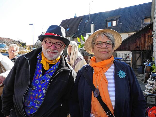 Bild 10: Narrenmarkt Jestetten 2025 strahlt unter der Sonne mit fröhlichen Narren