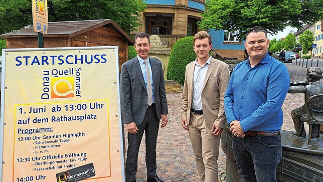 Oberbürgermeister Erik Pauly (von links), Bauamtsleiter Jochen Amma und Projektmanager Manuel Kienzler.
