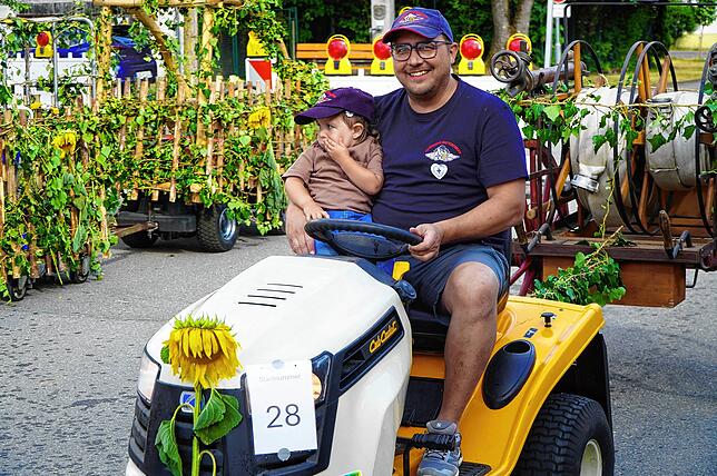 Bild 11: Das Dorffest in Tengen-Watterdingen ist eröffnet