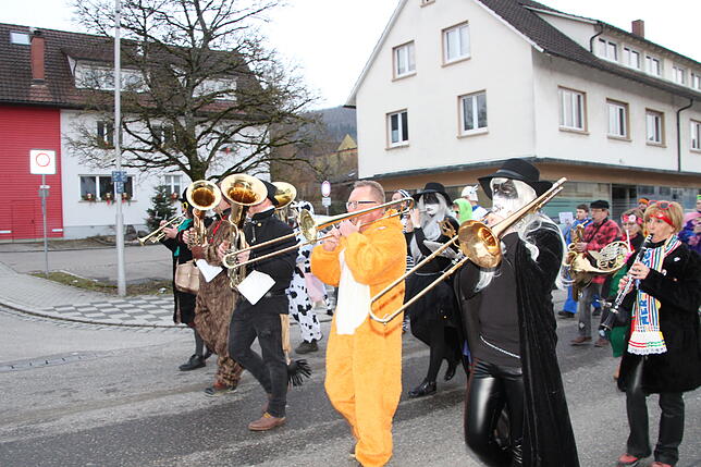 Bild 29: Bilder der Narrensamenbefreiung in der Blumberger Werkrealschule