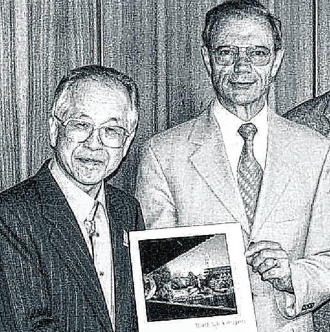 Günter Nufer mit Hiroshi Akama. Die beiden Bürgermeister begründeten die Städtepartnerschaft Nagai-Bad Säckingen.