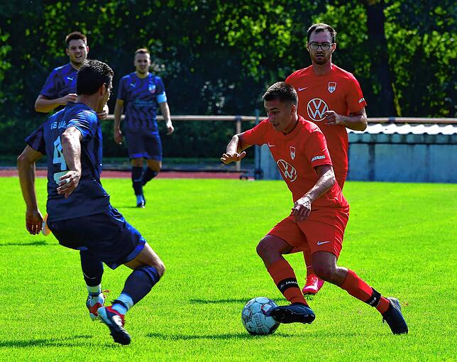 Bild 13: VfB Waldshut gewinnt das Derby beim FC Tiengen 08 mit 3:1 &ndash; und wir haben Bilder!