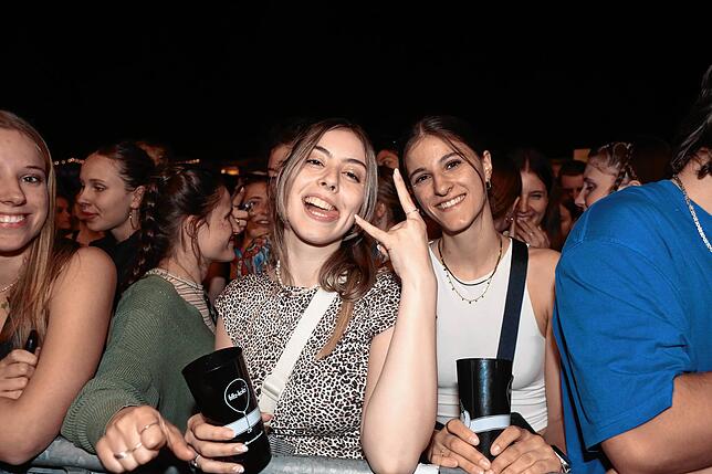 Bild 25: Campus Festival 2024 - Bilder von Juli, Juju und ihren Fans