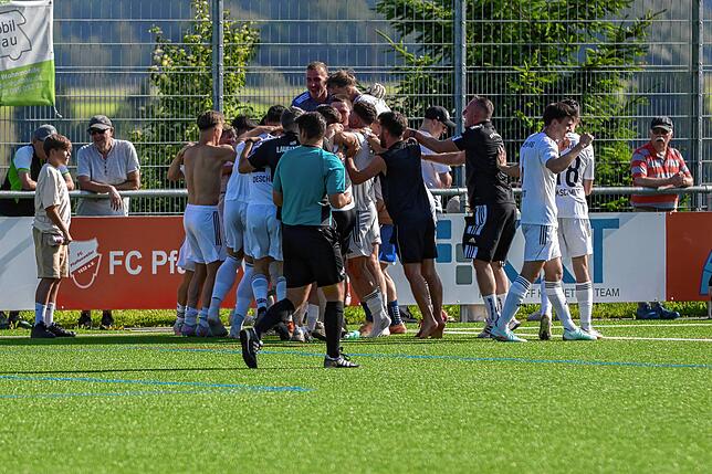 Bild 9: SV 08 Laufenburg siegt 5:2 im ersten Relegationsspiel beim FC Pfaffenweiler – wir haben Fotos!