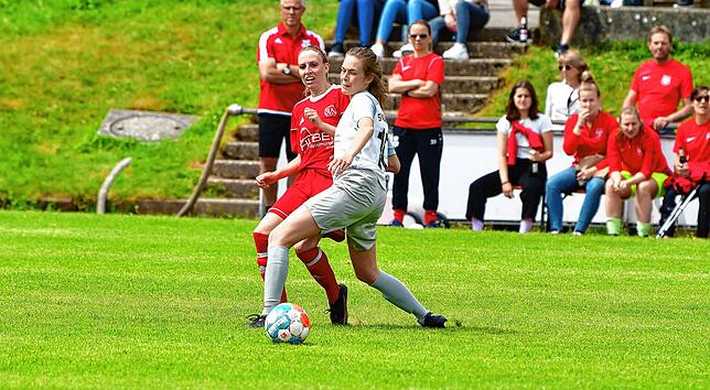 Bild 26: SV Niederhof besiegt SG Ebnet mit 4:1 im Hinspiel der Verbandsliga-Relegation &ndash; wir haben Bilder!