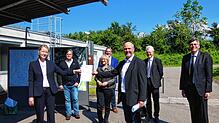 Bei der Übergabe des Förderbescheides durch die Umweltministerin Thekla Walker an Bürgermeister Stefan Kaiser waren sich auch Landrat ...