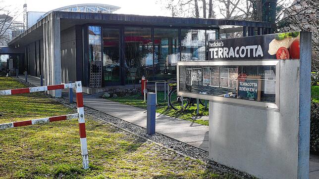 Hier wurden während der Pandemie Sitzungen des Gemeinderats Konstanz und Ausschuss-Sitzungen abgehalten. Der Vertrag des Cafes mit der ...