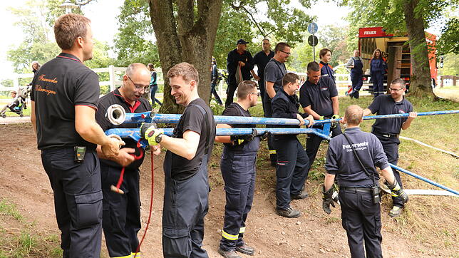 Geschafft. Die Feuerwehr Donaueschingen mit ihren Abteilungen hat ihre Samstagsaufgabe gemeistert. Am Ende wird das Tor zum ...