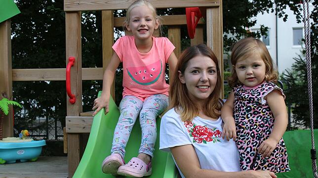 Erzieherin und Tagesmutter Valentina Kibler aus Villingen betreut im eigenen Haushalt seit Mai fünf Kinder &ndash; ihre Töchter Sina (6 ...