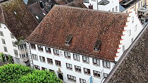 Das Radolfzeller Amtsgericht von oben. Hier wurde jüngst ein Urteil gegen eine Vermieterin und ihre Tochter gesprochen.