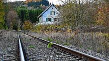 Diese Haltestelle am alten Bahnhof Mühlingen-Zoznegg (Archivbild) soll reaktiviert werden. Ein Tag der Schiene soll zeigen, wo Bedarf ...