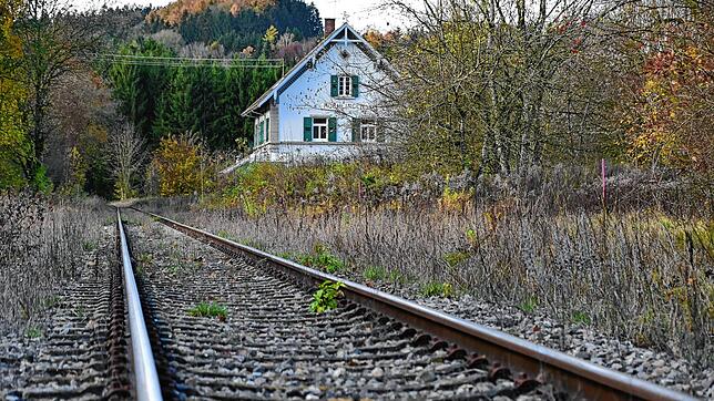 Diese Haltestelle am alten Bahnhof Mühlingen-Zoznegg (Archivbild) soll reaktiviert werden. Ein Tag der Schiene soll zeigen, wo Bedarf ...