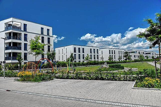 Das neue Wohnmquartier &bdquo;Riedpark&ldquo; fügt sich harmonisch als verbindendes Element zwischen die beiden Ortsteile Ober- und ...