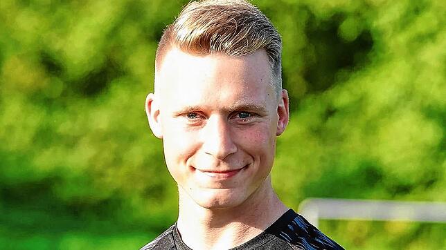 Verhinderte mit guten Paraden einen Gegentreffer: DJK-Torhüter Robin Karcher.