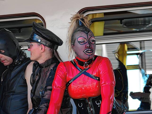 Bild 3: "Leinen los" für das Torture Ship: Das berühmteste BDSM- und Fetisch-Schiff auf dem Weg nach Konstanz