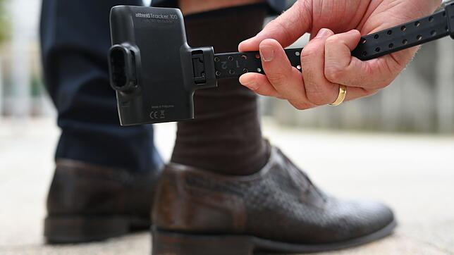 Noch in diesem Jahr soll in Baden-Württemberg der gesetzliche Weg frei gemacht werden, um bereits potenzielle Gewalttäter von ihren ...