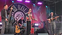Aron King & His Ferriday Rockers eröffnen die Jamboree 2024 auf der Open-Air-Bühne. 2025 fällt das kleine Rock-‘n‘-Roll-Festival aus.