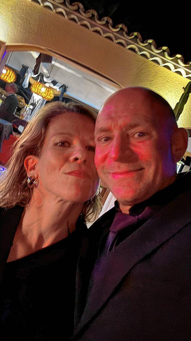 Sonia Ashkenazy und Ehemann Andreas Dorow waren zu Carmen Geiss‘ 60. Geburtstag in ihre Villa in Saint Tropez eingeladen.